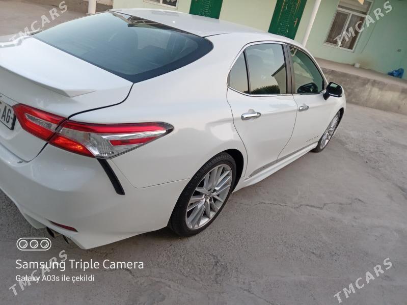 Toyota Camry 2018 - 260 000 TMT - Гёкдже - img 3