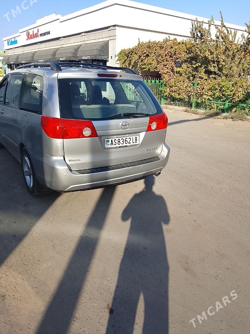 Toyota Sienna 2009 - 200 000 TMT - Sakar - img 4