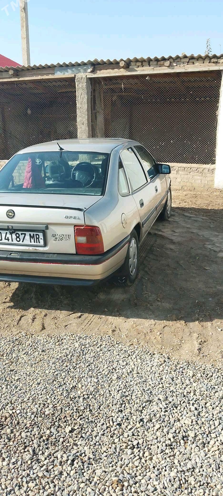 Opel Vectra 1990 - 38 000 TMT - Мары - img 5