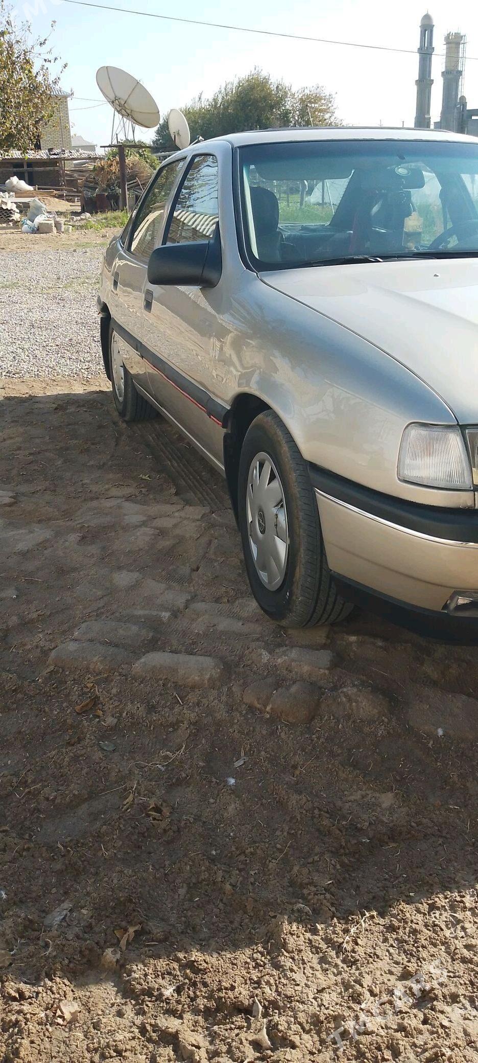 Opel Vectra 1990 - 38 000 TMT - Мары - img 2