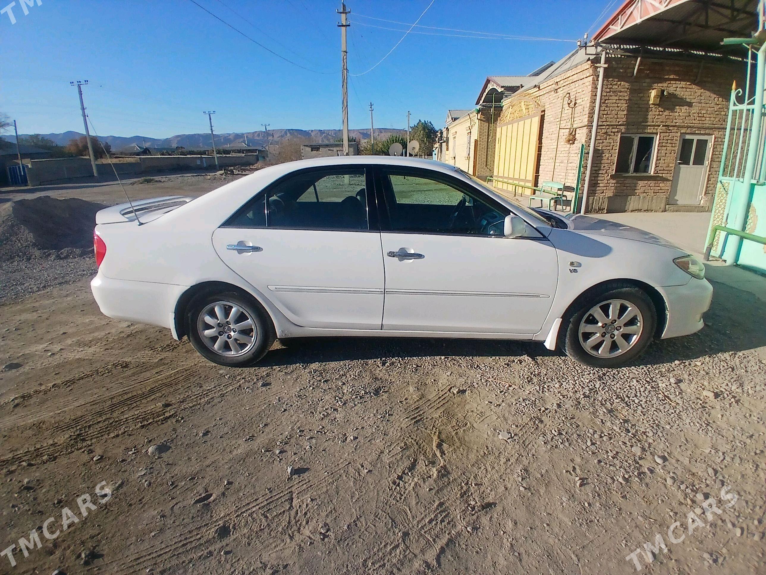 Toyota Camry 2003 - 180 000 TMT - Bäherden - img 2