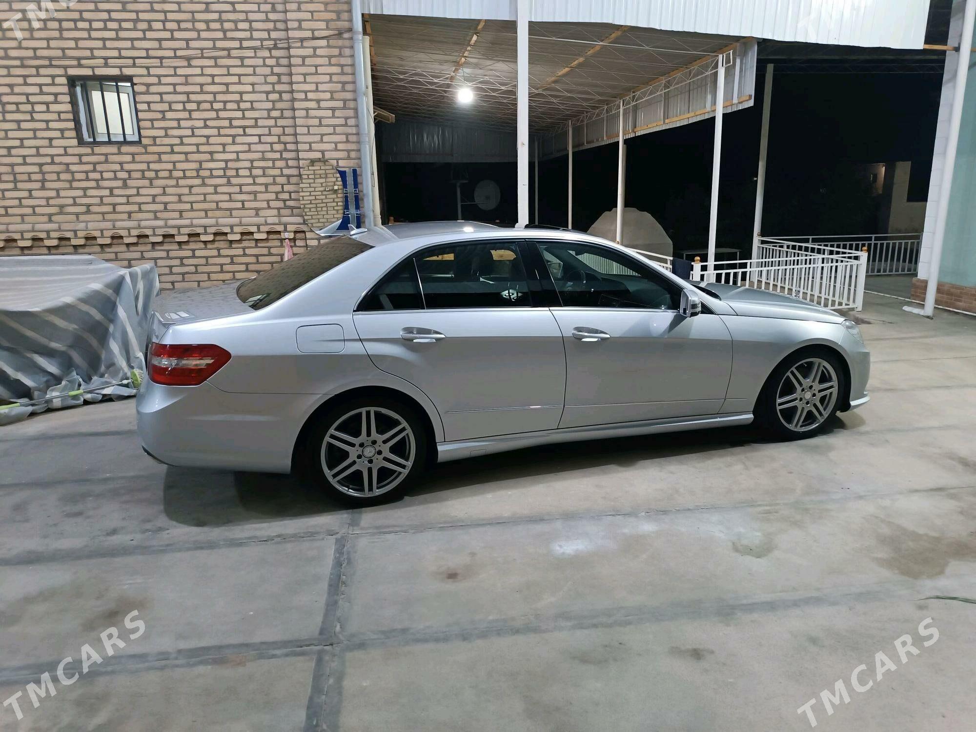 Mercedes-Benz E350 2009 - 290 000 TMT - Мары - img 3