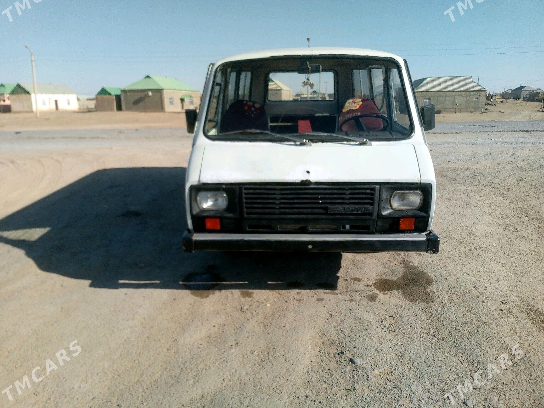Gaz 24 1998 - 22 000 TMT - Ак-Бугдайский этрап - img 2