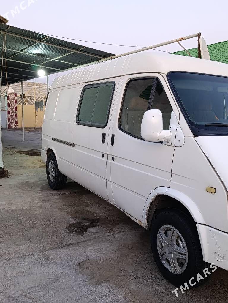 Ford Transit Van 2014 - 75 000 TMT - Кипджак - img 8