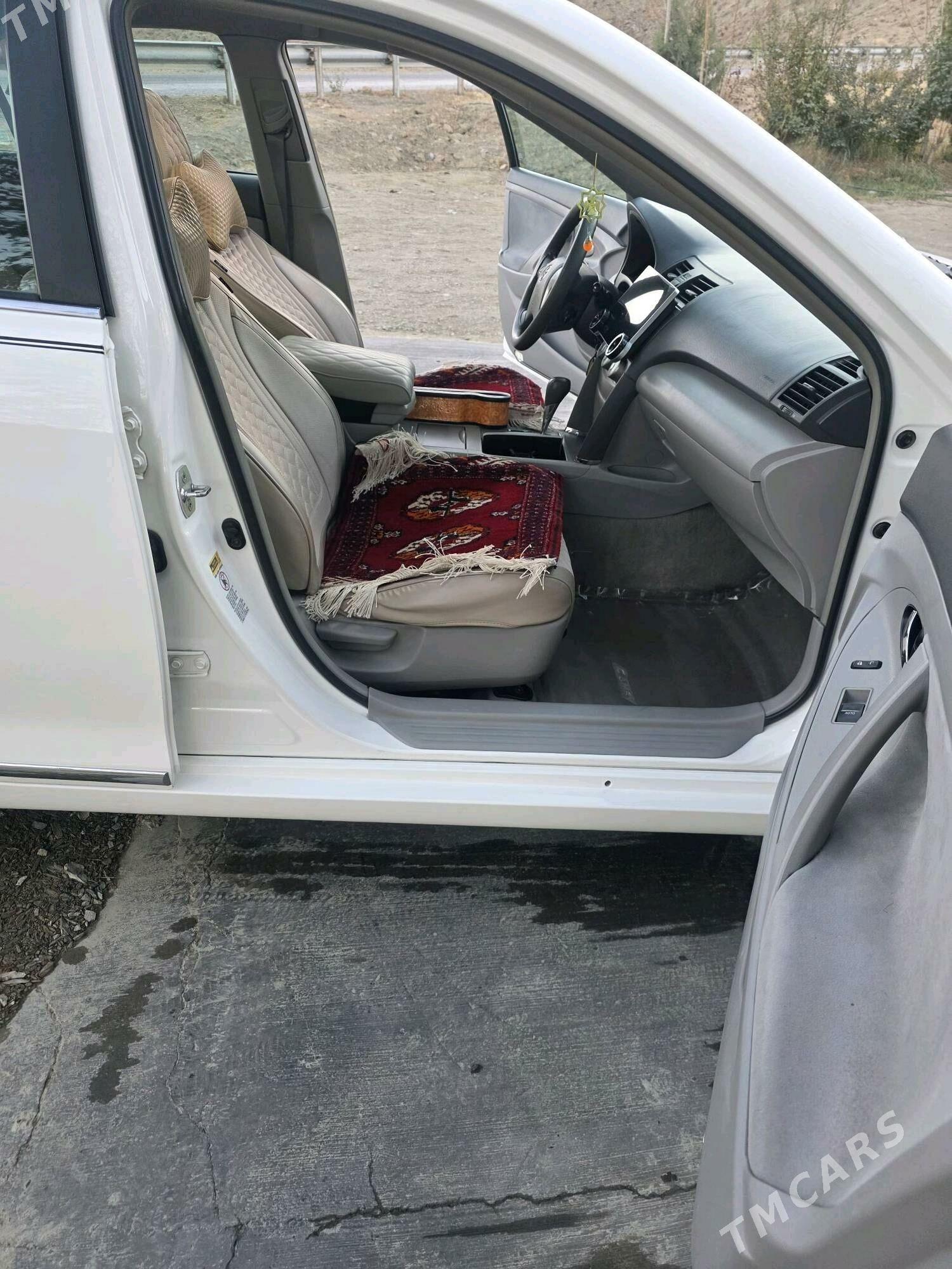 Toyota Camry 2010 - 195 000 TMT - Bäherden - img 8