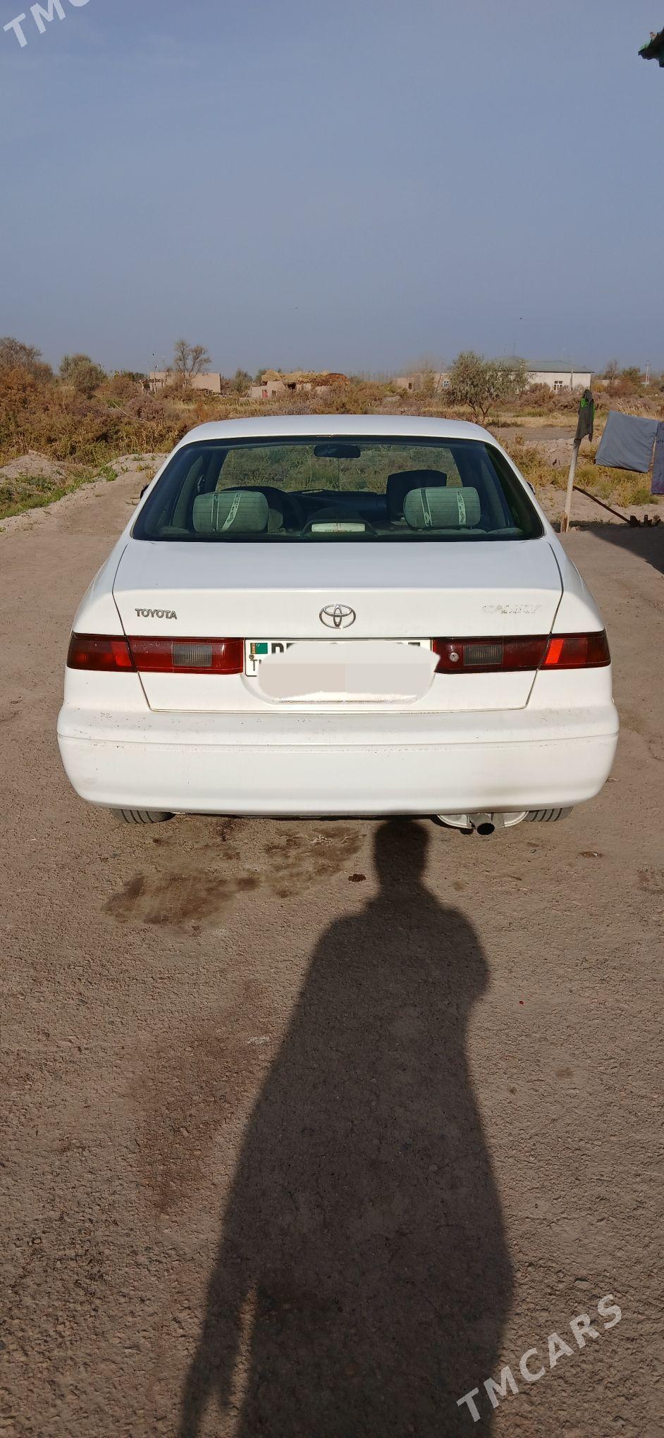 Toyota Camry 1998 - 125 000 TMT - Губадаг - img 3