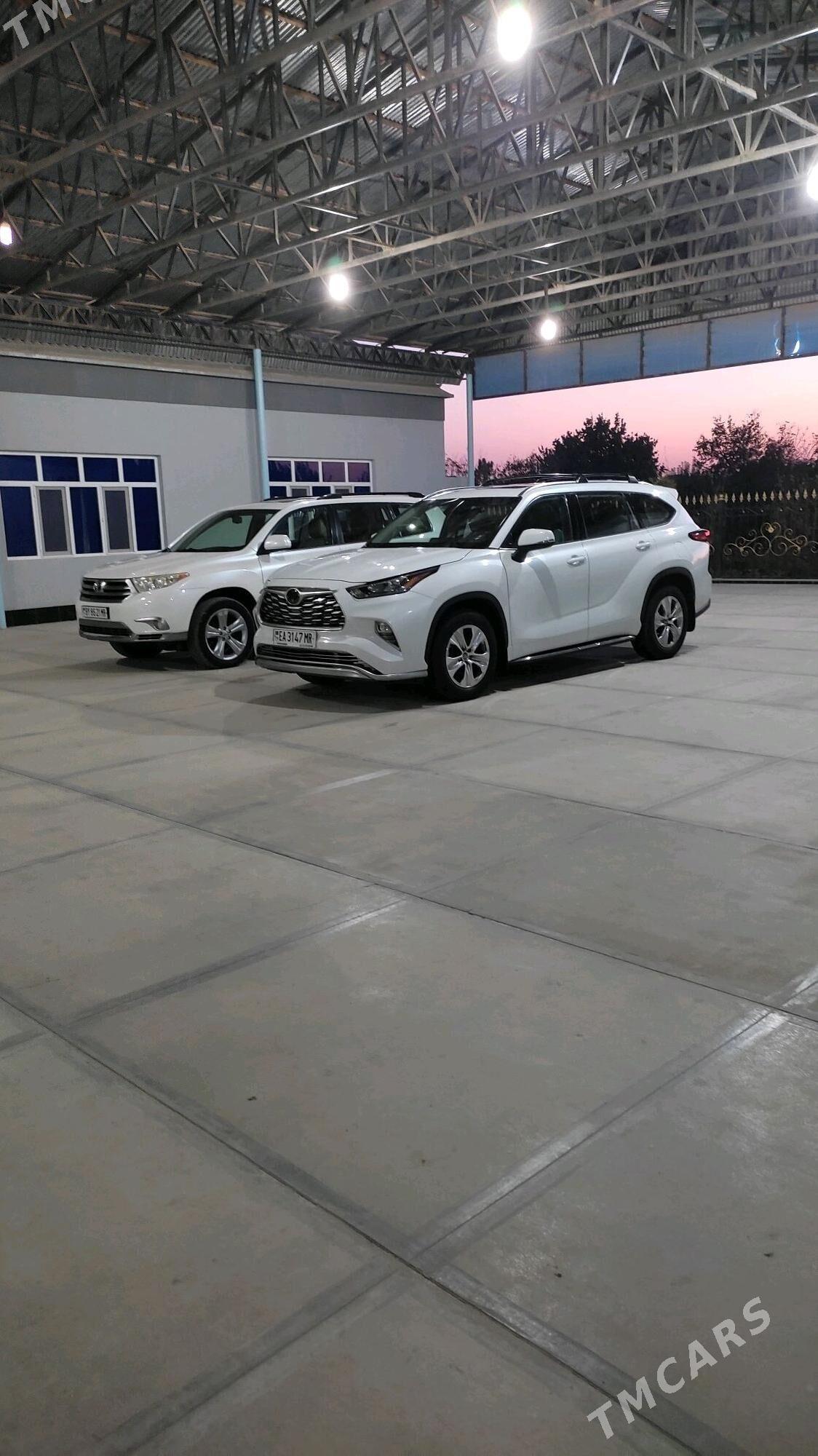 Toyota Highlander 2020 - 510 000 TMT - Baýramaly - img 5