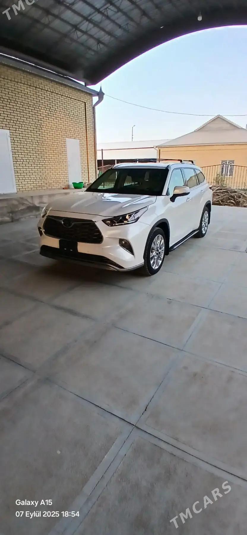 Toyota Highlander 2021 - 610 000 TMT - Aşgabat - img 3