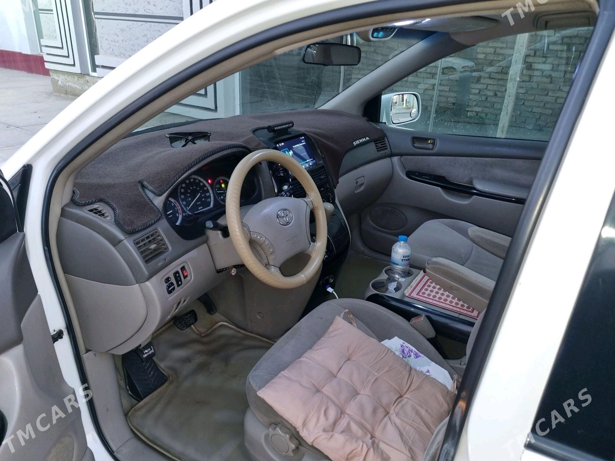 Toyota Sienna 2004 - 240 000 TMT - Gurbansoltan Eje - img 5