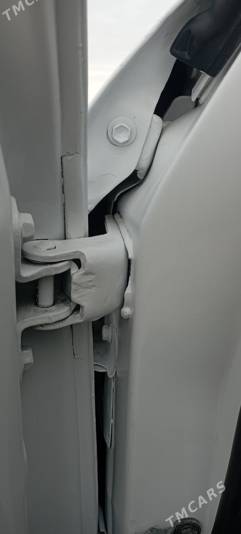 Toyota Avalon 1998 - 130 000 TMT - Газаджак - img 8