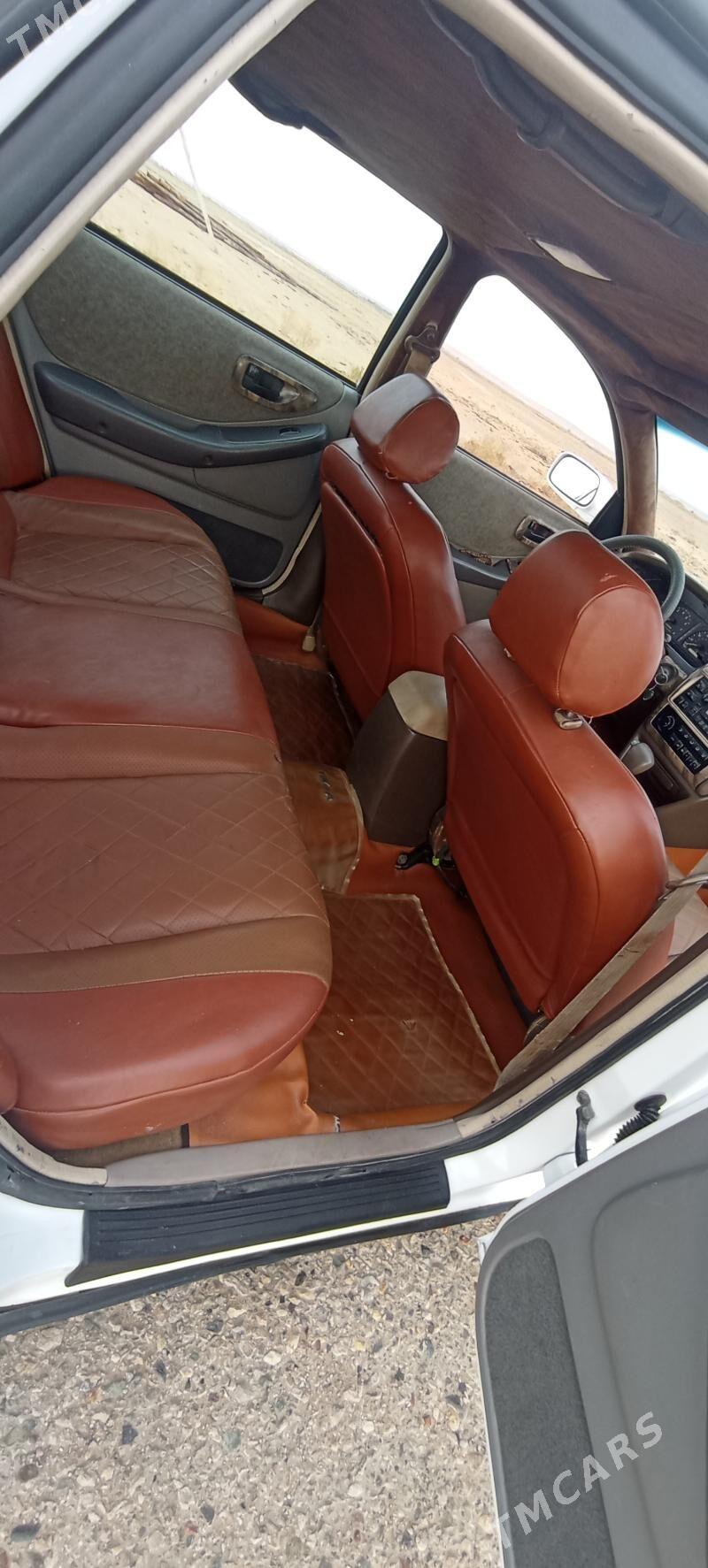 Toyota Avalon 1998 - 130 000 TMT - Газаджак - img 5