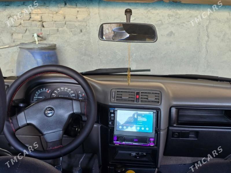 Opel Vectra 1992 - 55 000 TMT - Саят - img 2