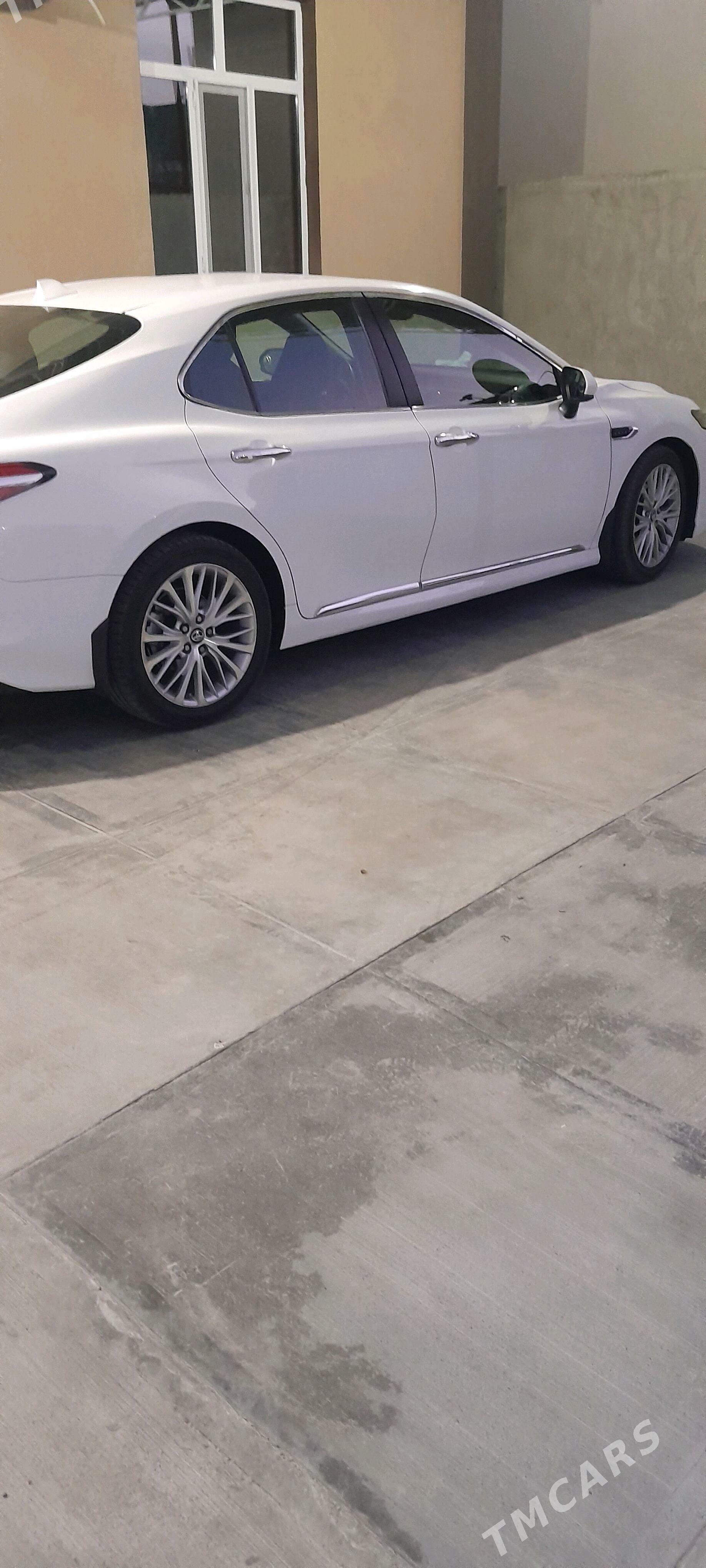 Toyota Camry 2018 - 265 000 TMT - Büzmeýin - img 4