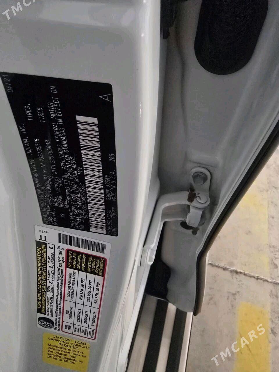 Toyota Highlander 2021 - 650 000 TMT - Aşgabat - img 8