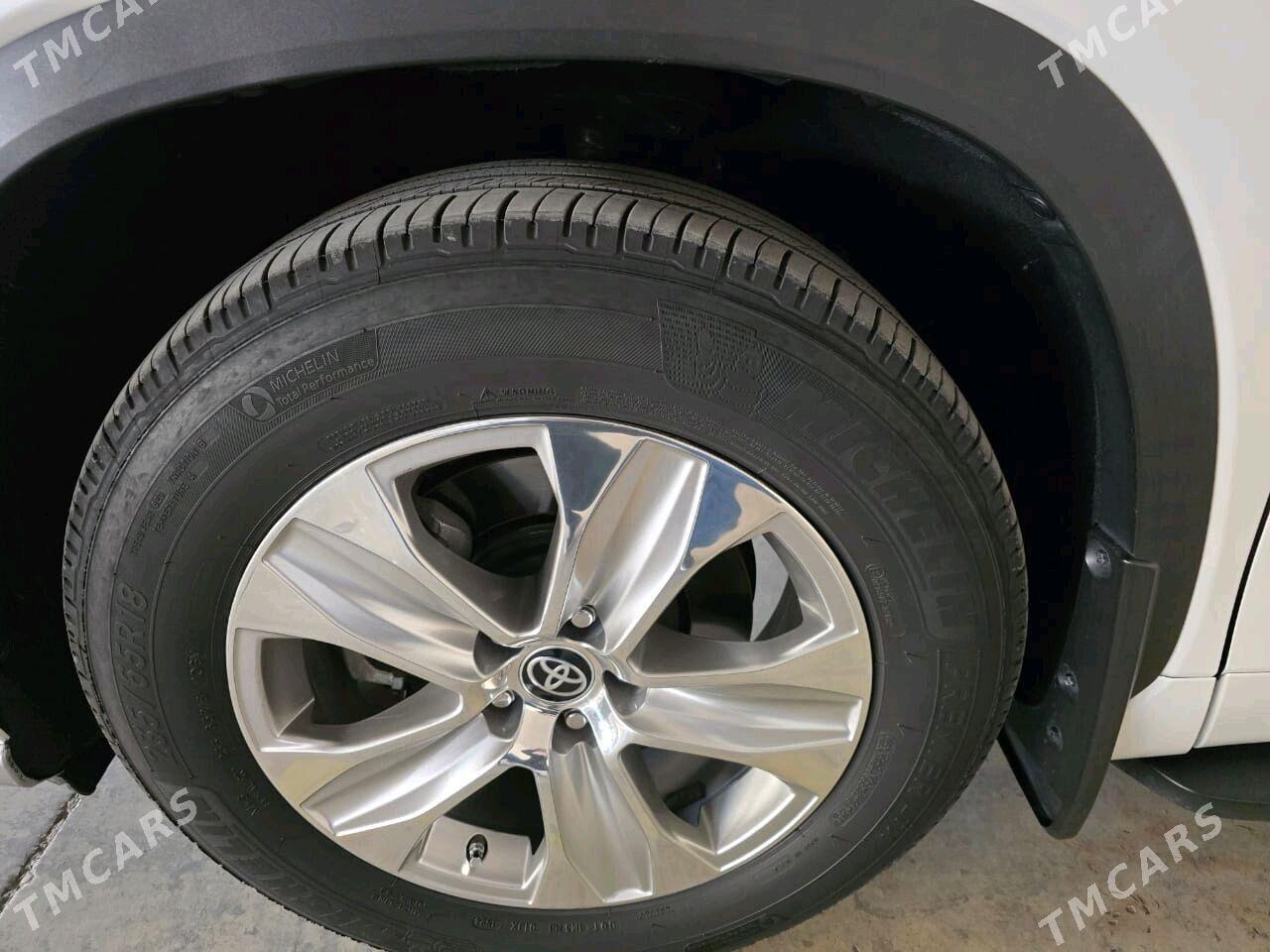 Toyota Highlander 2021 - 650 000 TMT - Aşgabat - img 7