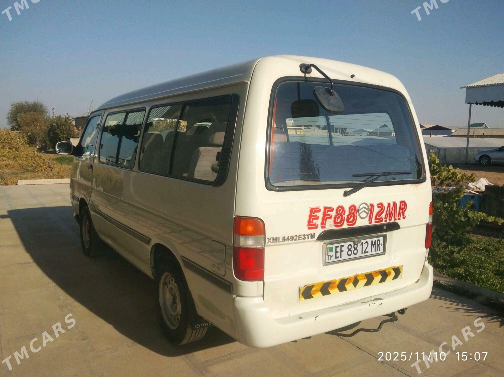 Toyota Hiace 2011 - 110 000 TMT - Мары - img 2