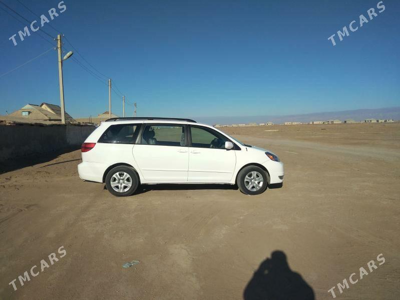 Toyota Sienna 2004 - 200 000 TMT - Гумдаг - img 3