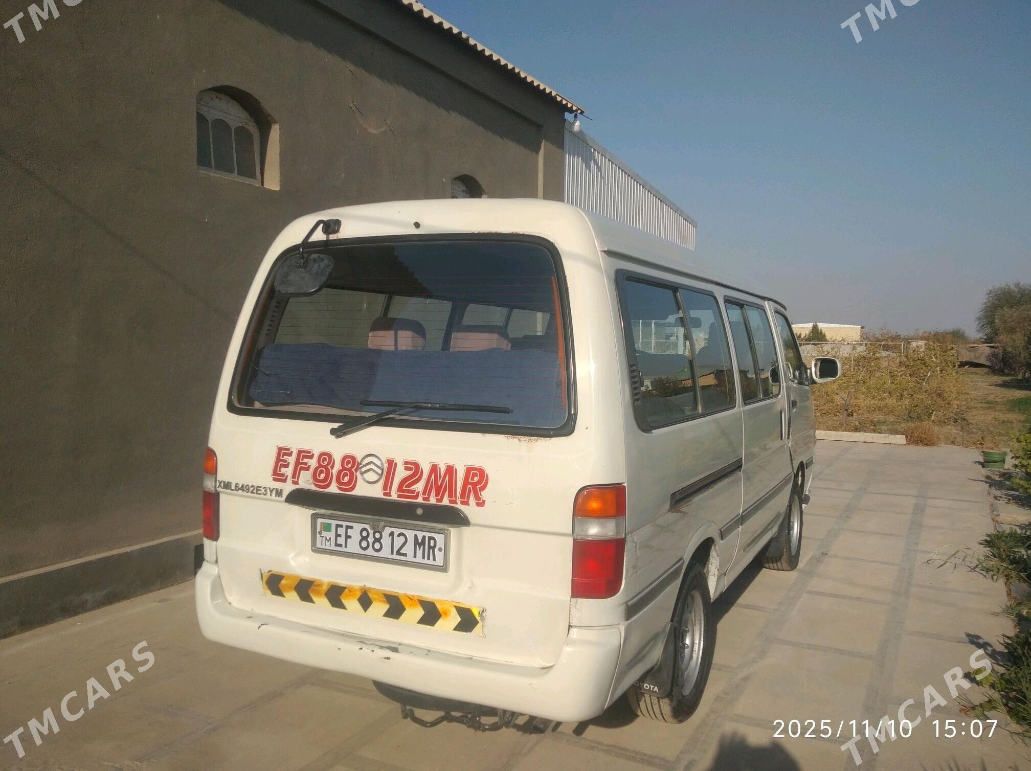 Toyota Hiace 2011 - 110 000 TMT - Мары - img 3
