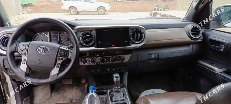 Toyota Tacoma 2018 - 420 000 TMT - етр. Туркменбаши - img 4