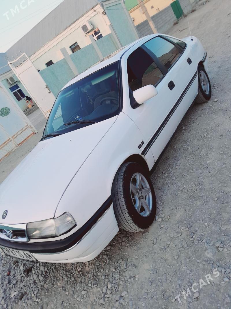 Opel Vectra 1989 - 38 000 TMT - Bäherden - img 2