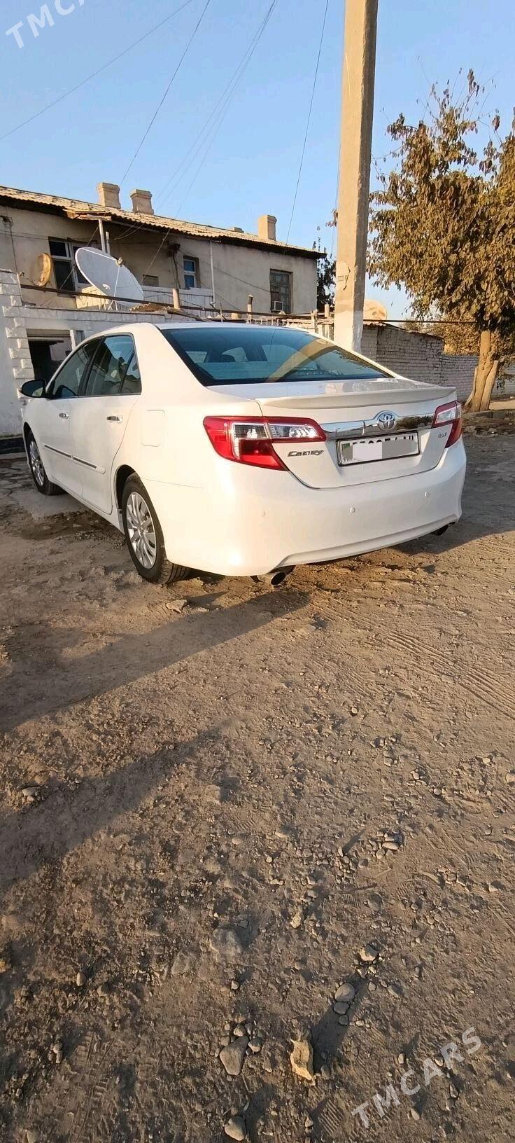 Toyota Camry 2012 - 220 000 TMT - Теджен - img 4