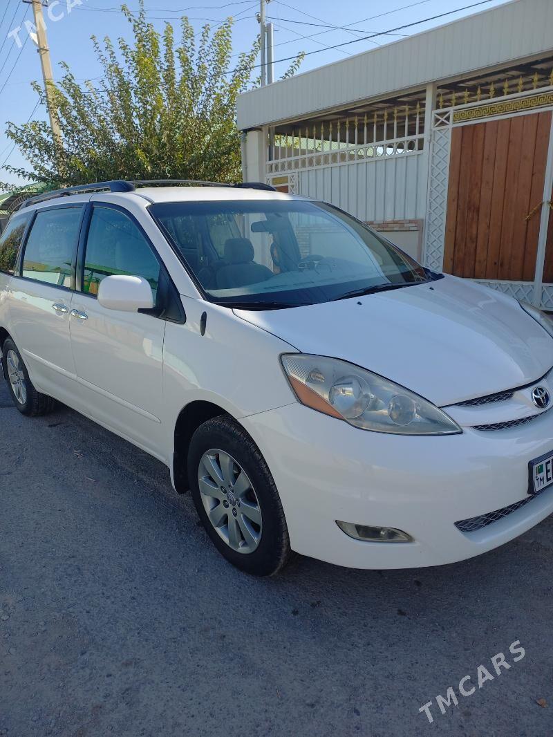 Toyota Sienna 2007 - 225 000 TMT - Багир - img 1