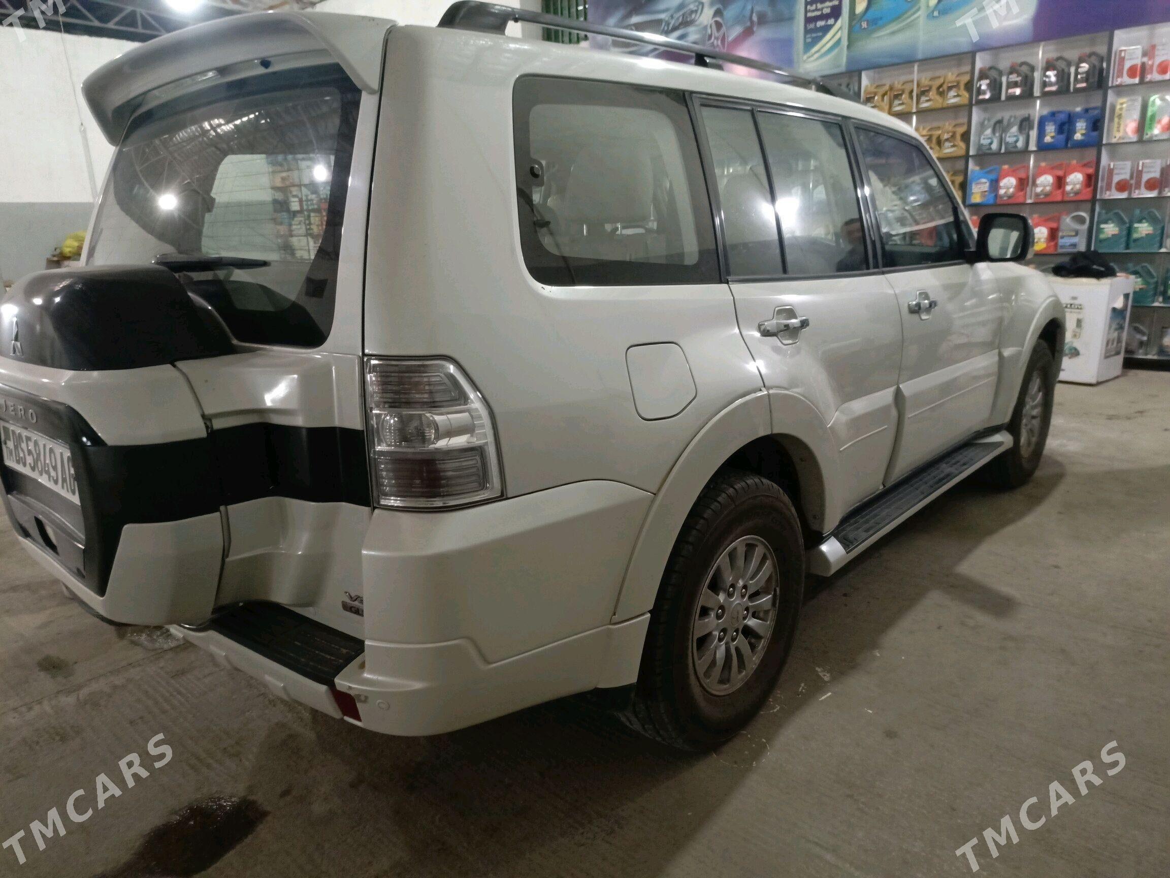 Mitsubishi Pajero 2017 - 300 000 TMT - Анев - img 2