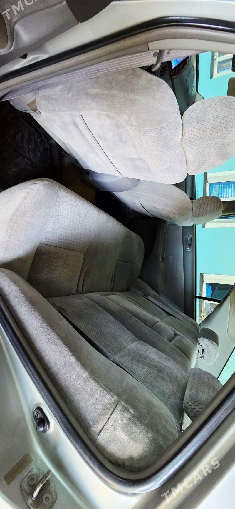 Toyota Camry 2002 - 180 000 TMT - Halaç - img 5