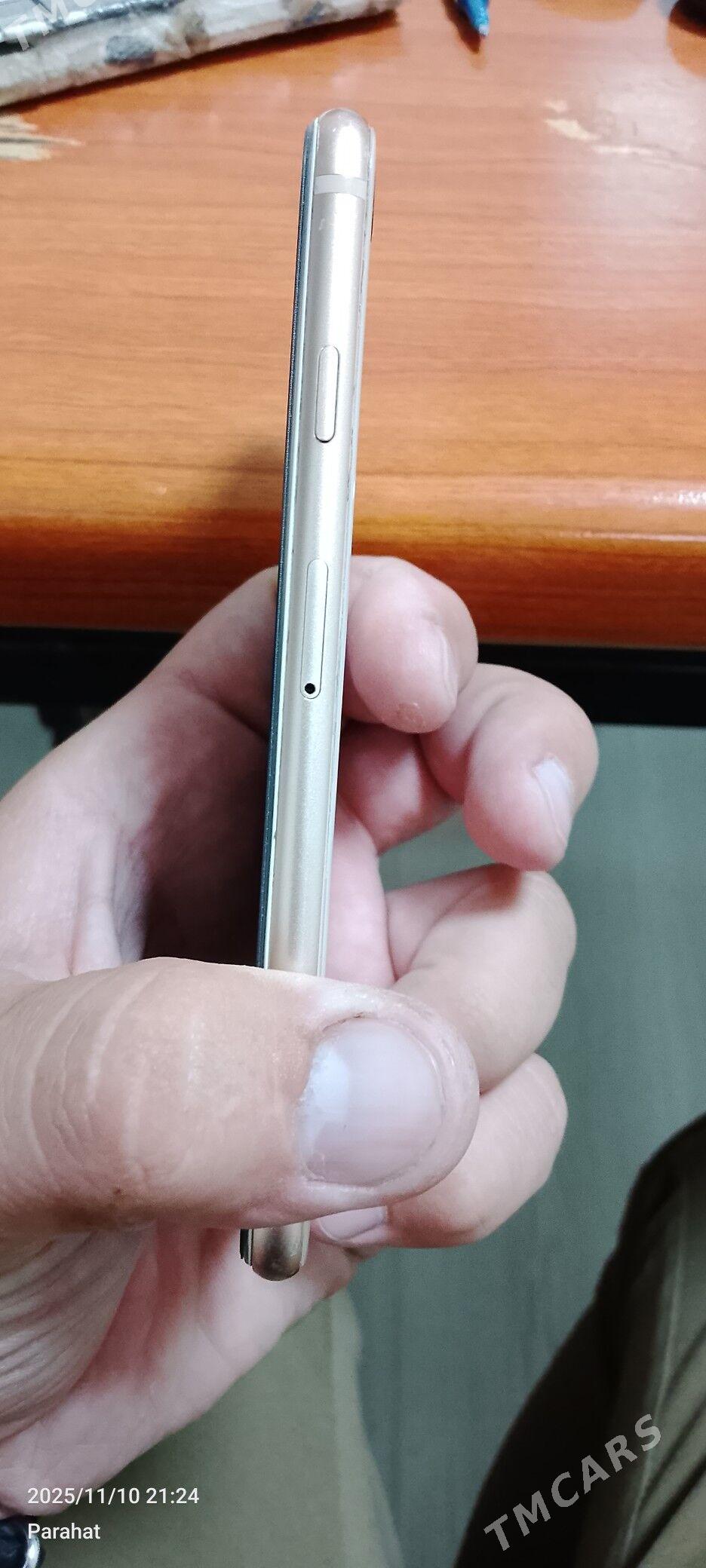 ayfon se3 - Ýaşlyk - img 2