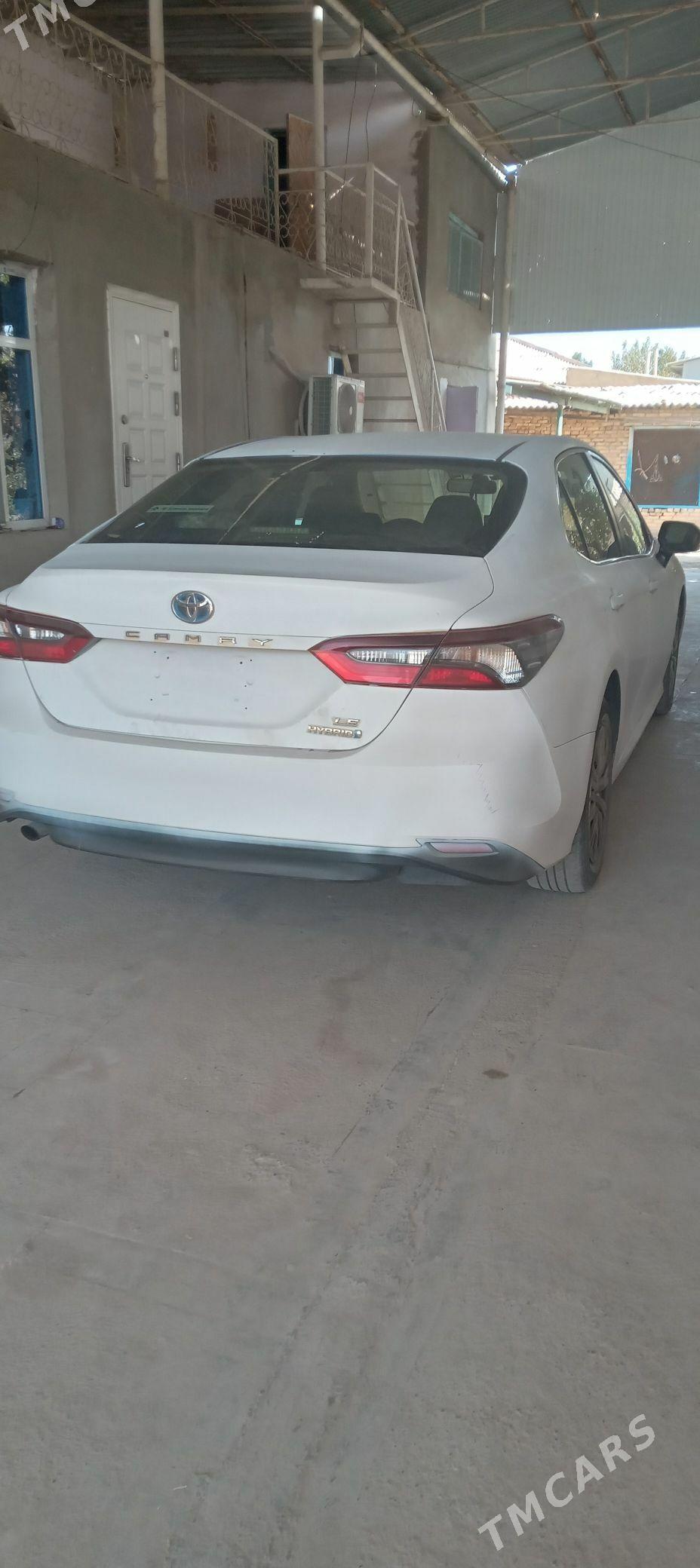 Toyota Camry Hybrid 2022 - 230 000 TMT - Теджен - img 3