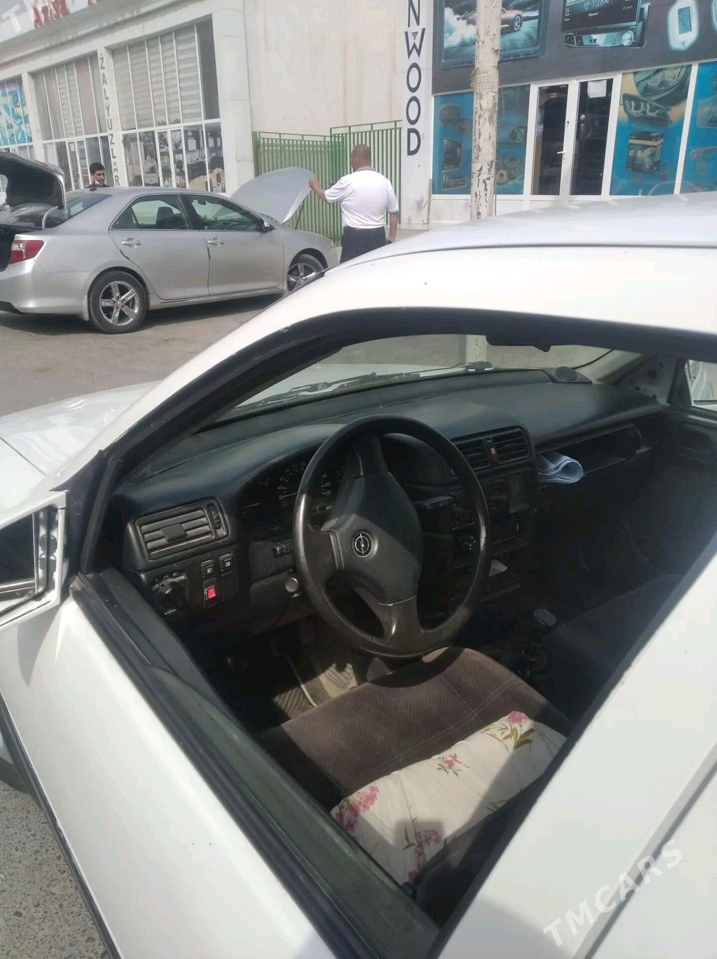 Opel Vectra 1992 - 43 000 TMT - Векильбазар - img 4