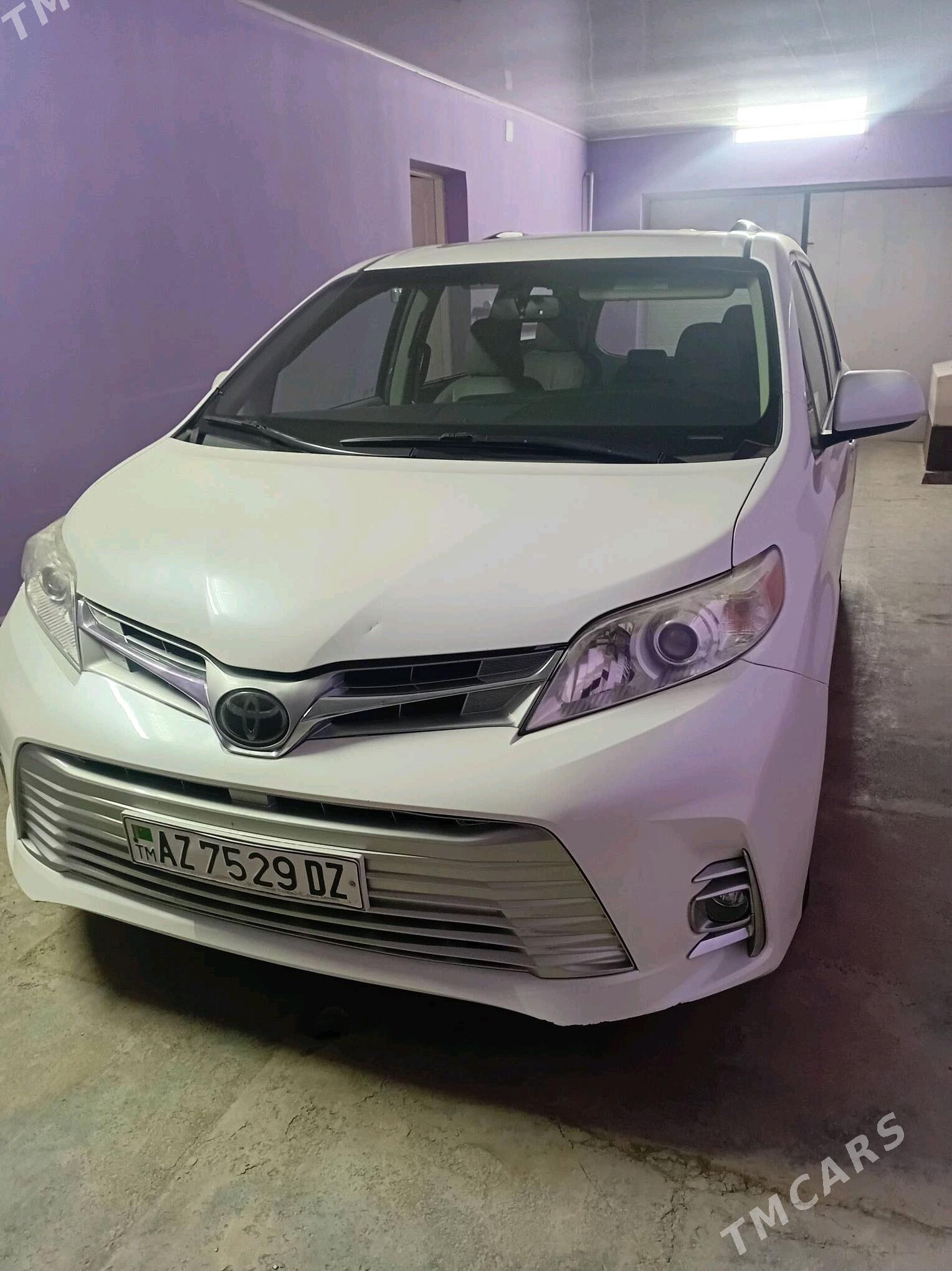 Toyota Sienna 2017 - 430 000 TMT - Шабатский этрап - img 3