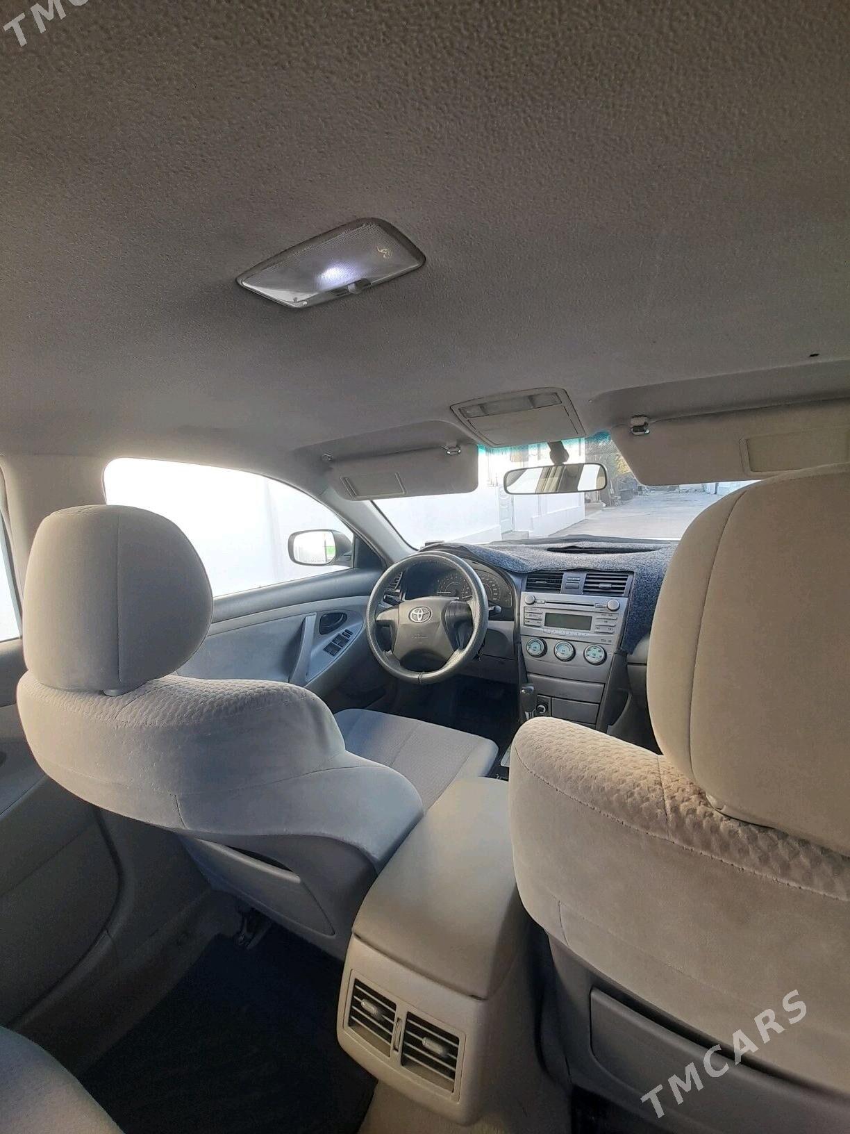 Toyota Camry 2008 - 140 000 TMT - Гёкдже - img 3