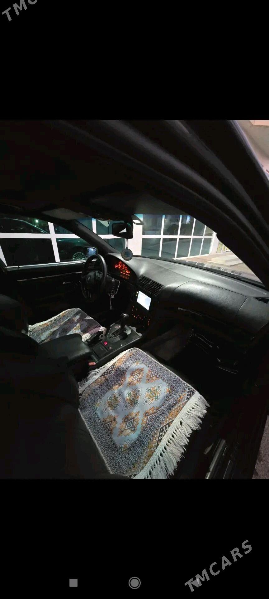 BMW E39 2002 - 126 000 TMT - Балканабат - img 2