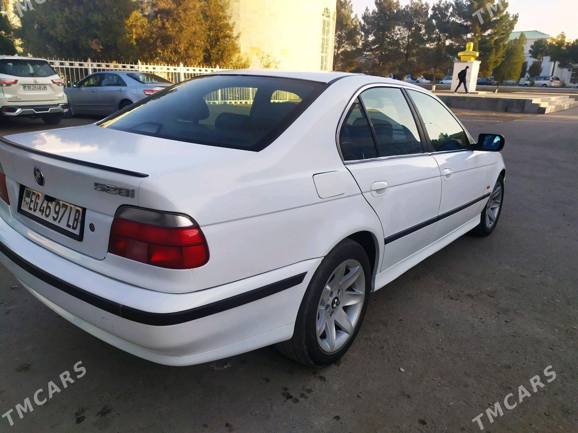 BMW E39 1999 - 75 000 TMT - Türkmenabat - img 3