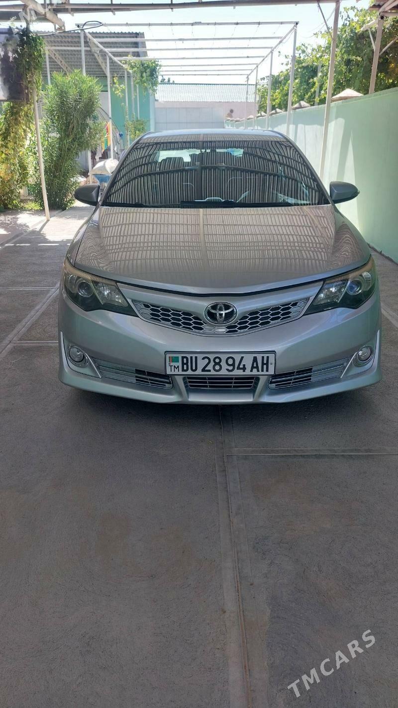 Toyota Camry 2014 - 250 000 TMT - Кака - img 1