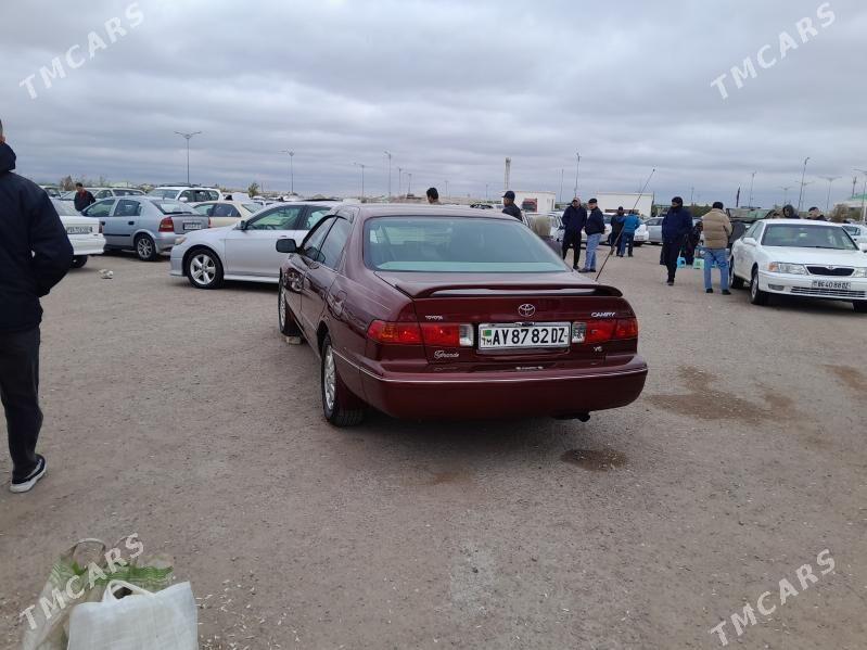 Toyota Camry 2000 - 200 000 TMT - Дашогуз - img 3