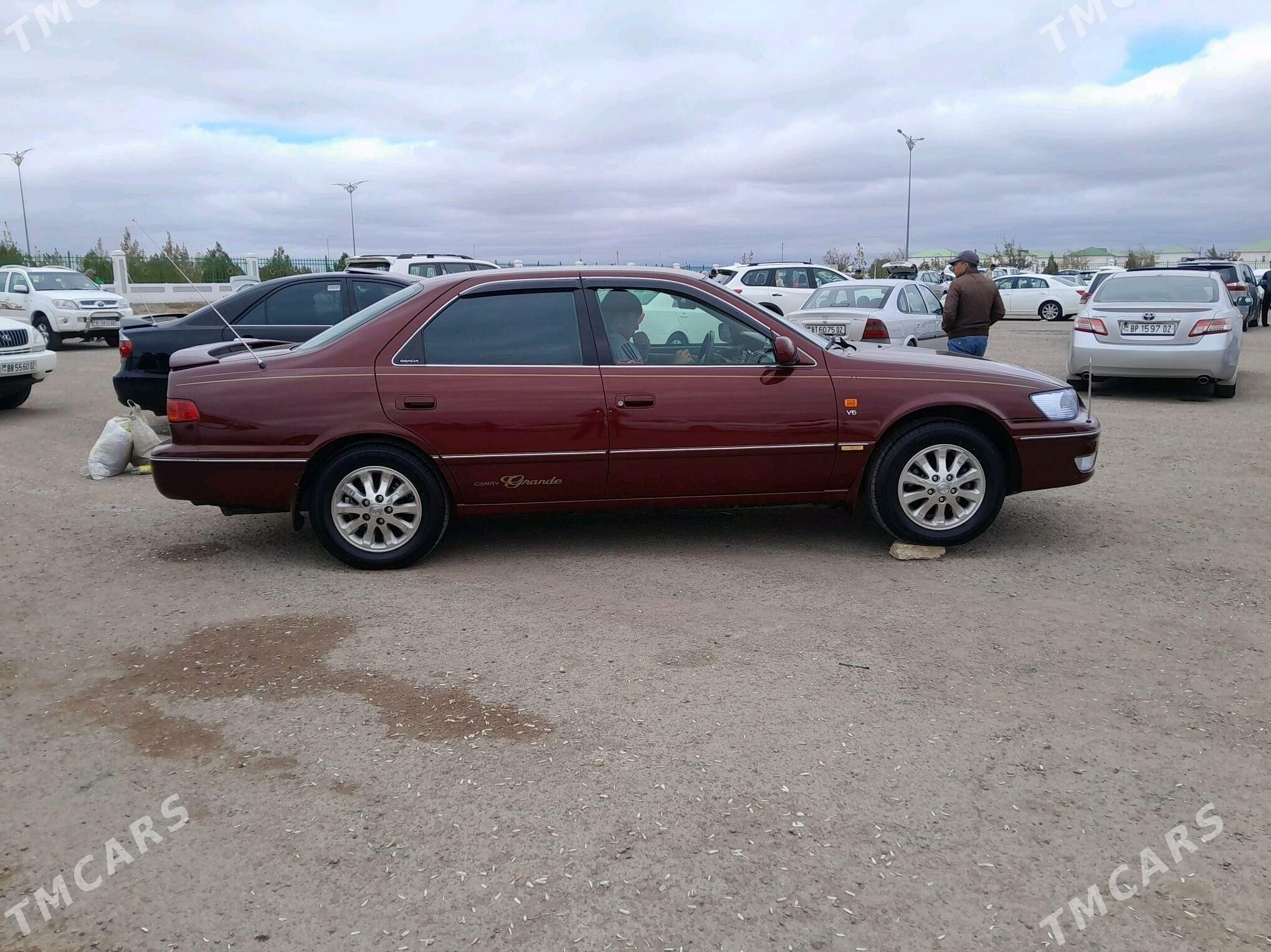 Toyota Camry 2000 - 200 000 TMT - Дашогуз - img 4