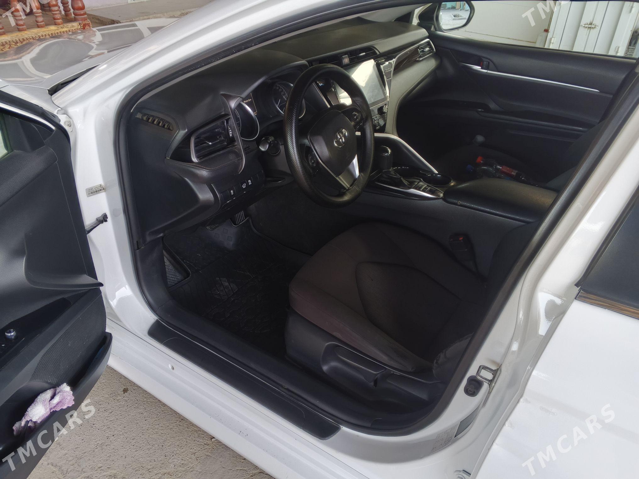 Toyota Camry 2020 - 215 000 TMT - Gyzylarbat - img 4