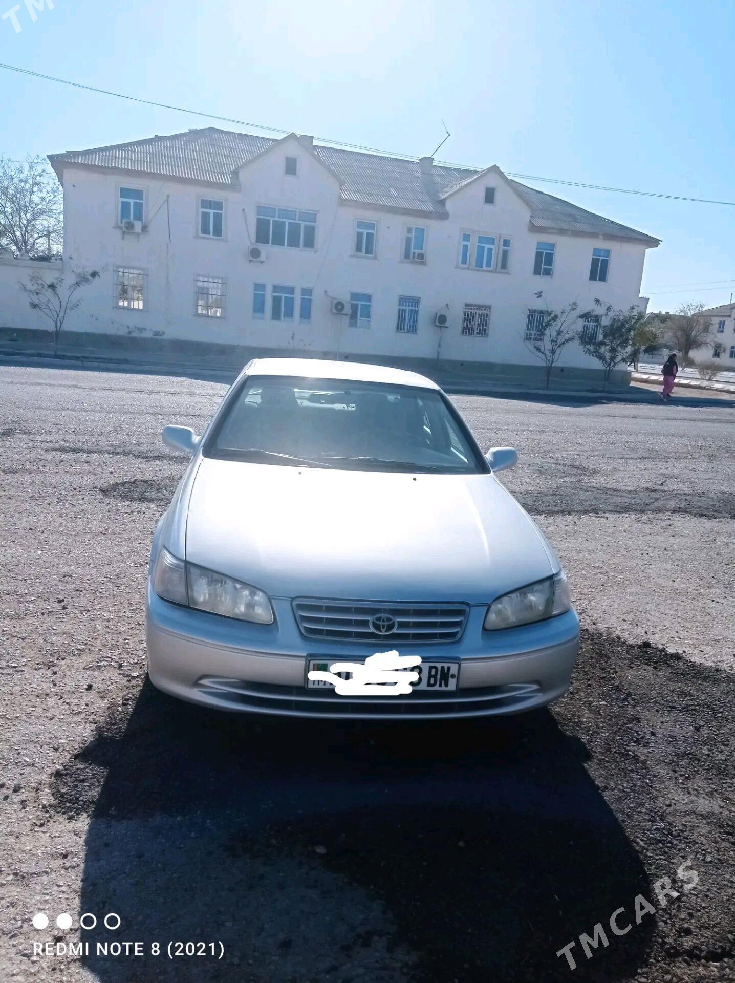 Toyota Camry 2000 - 140 000 TMT - Гумдаг - img 3