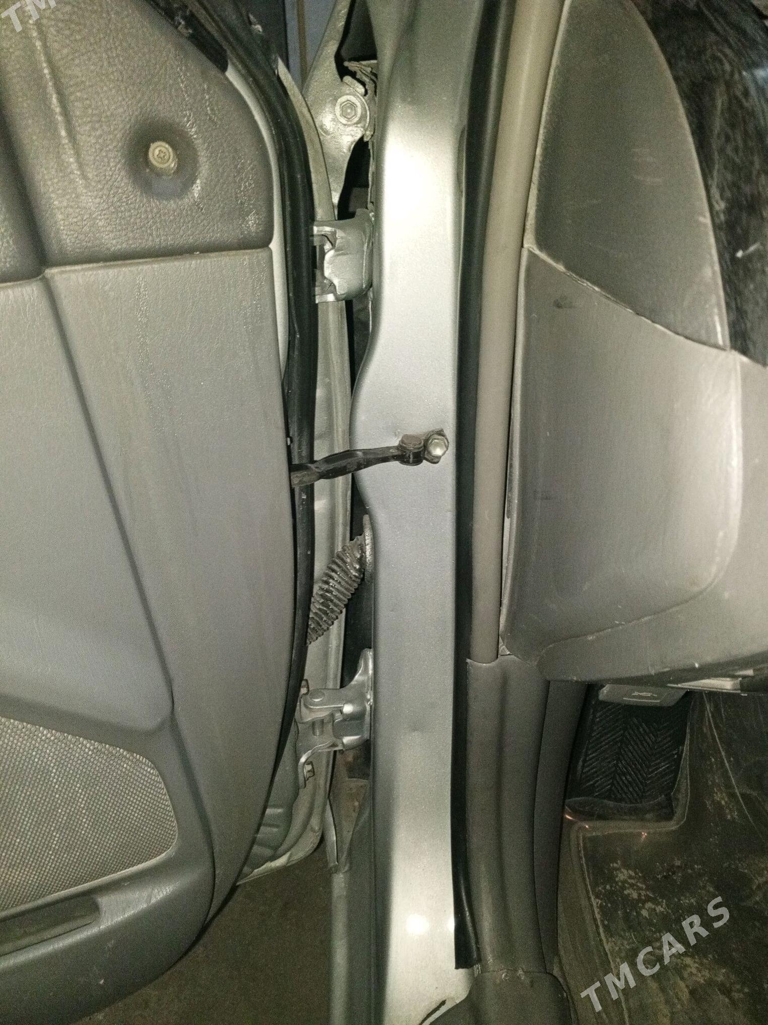 Toyota Camry 2004 - 145 000 TMT - Bäherden - img 9