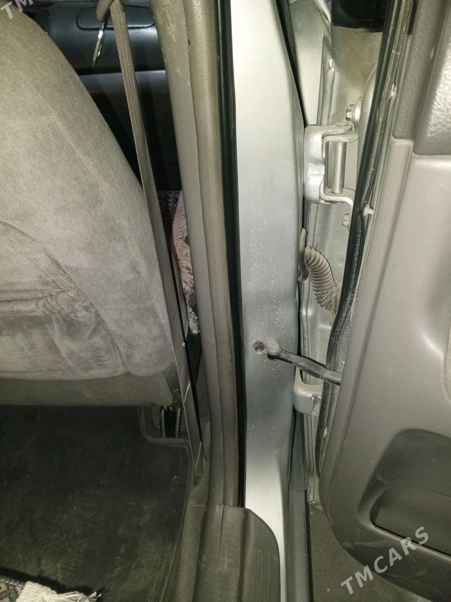 Toyota Camry 2004 - 145 000 TMT - Bäherden - img 7