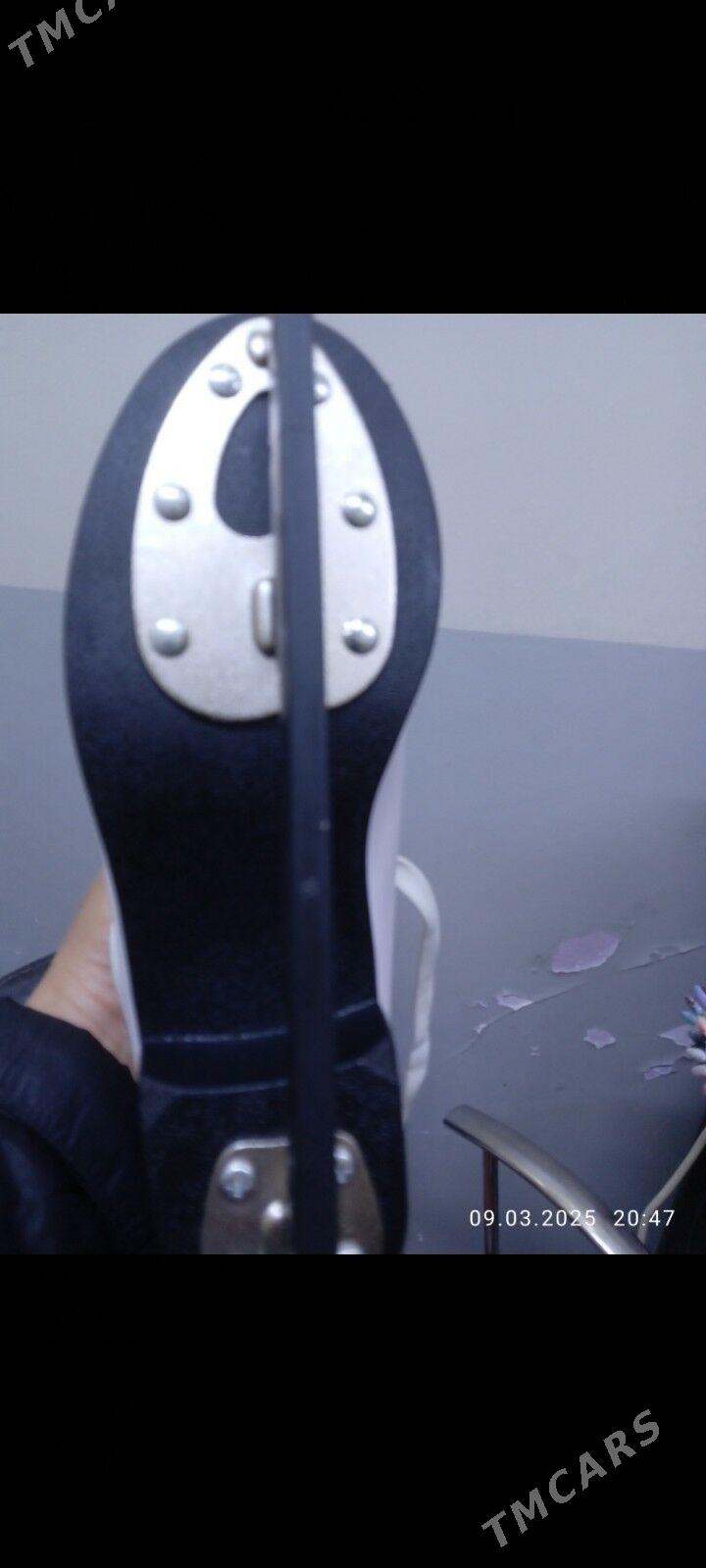 Коньки - 9 мкр - img 4