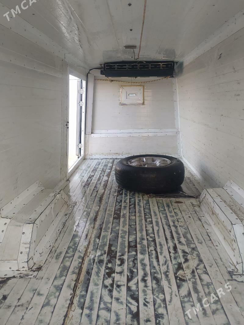 Nissan Urvan 2007 - 130 000 TMT - Mary - img 3