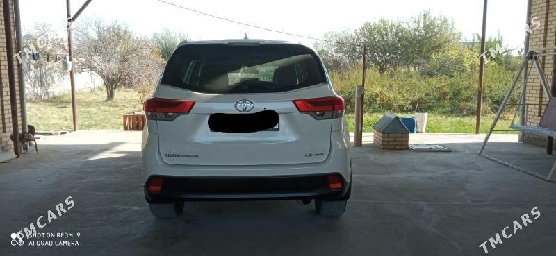 Toyota Highlander 2019 - 480 000 TMT - Векильбазар - img 2