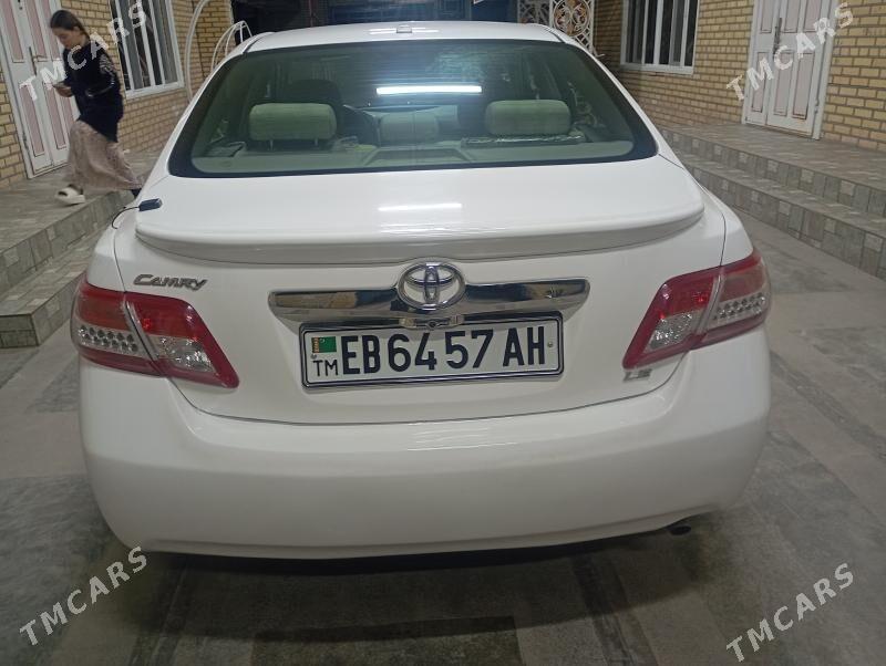 Toyota Camry 2011 - 195 000 TMT - Теджен - img 3