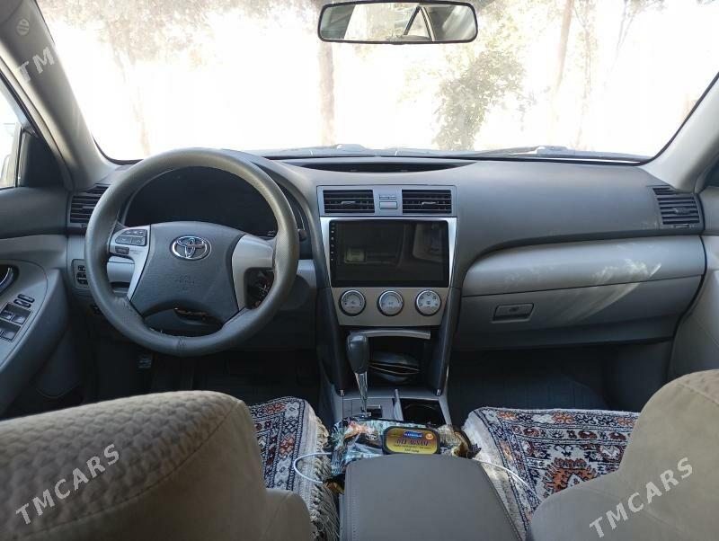 Toyota Camry 2011 - 195 000 TMT - Теджен - img 8