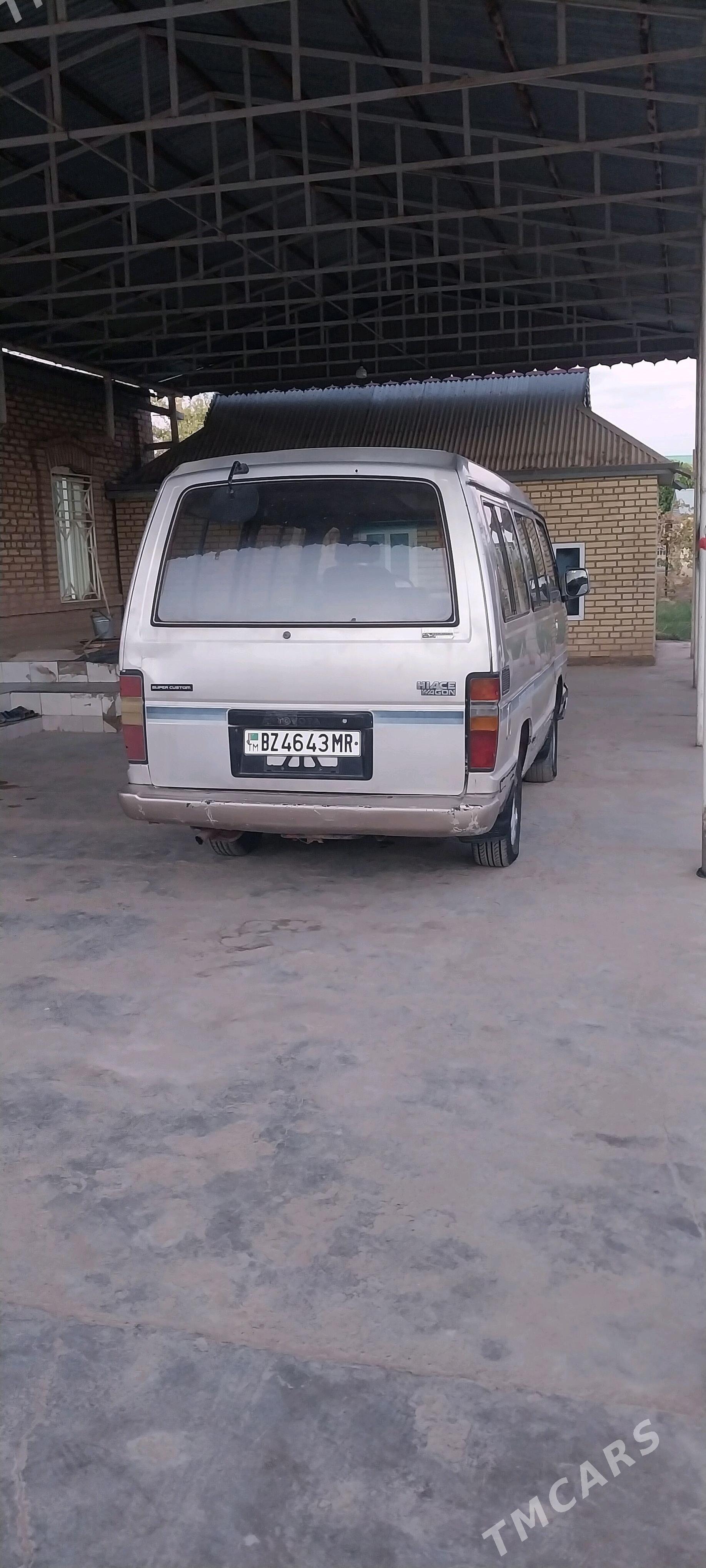 Toyota Hiace 1989 - 25 000 TMT - Мары - img 3