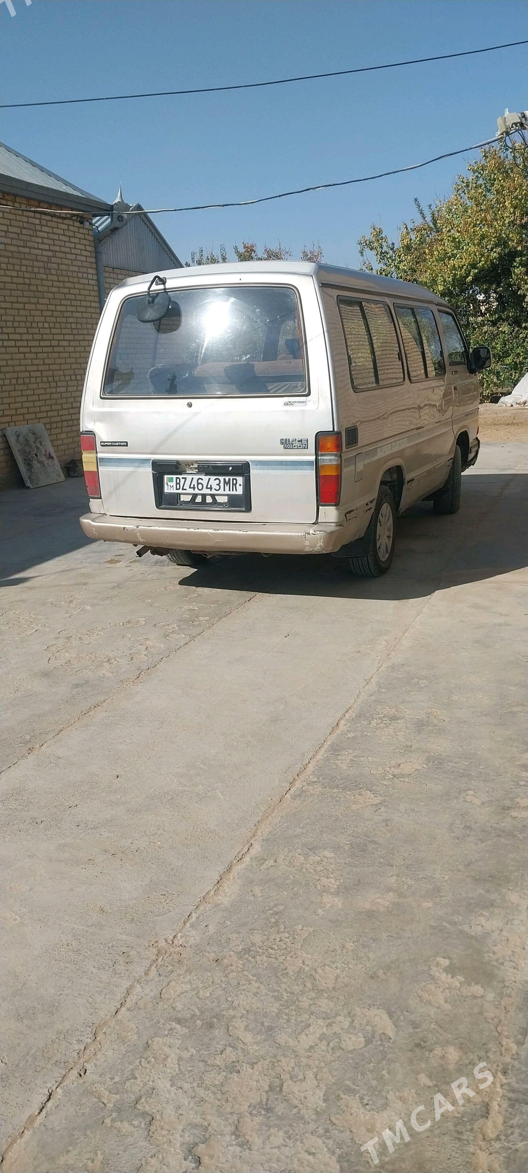 Toyota Hiace 1989 - 25 000 TMT - Мары - img 2