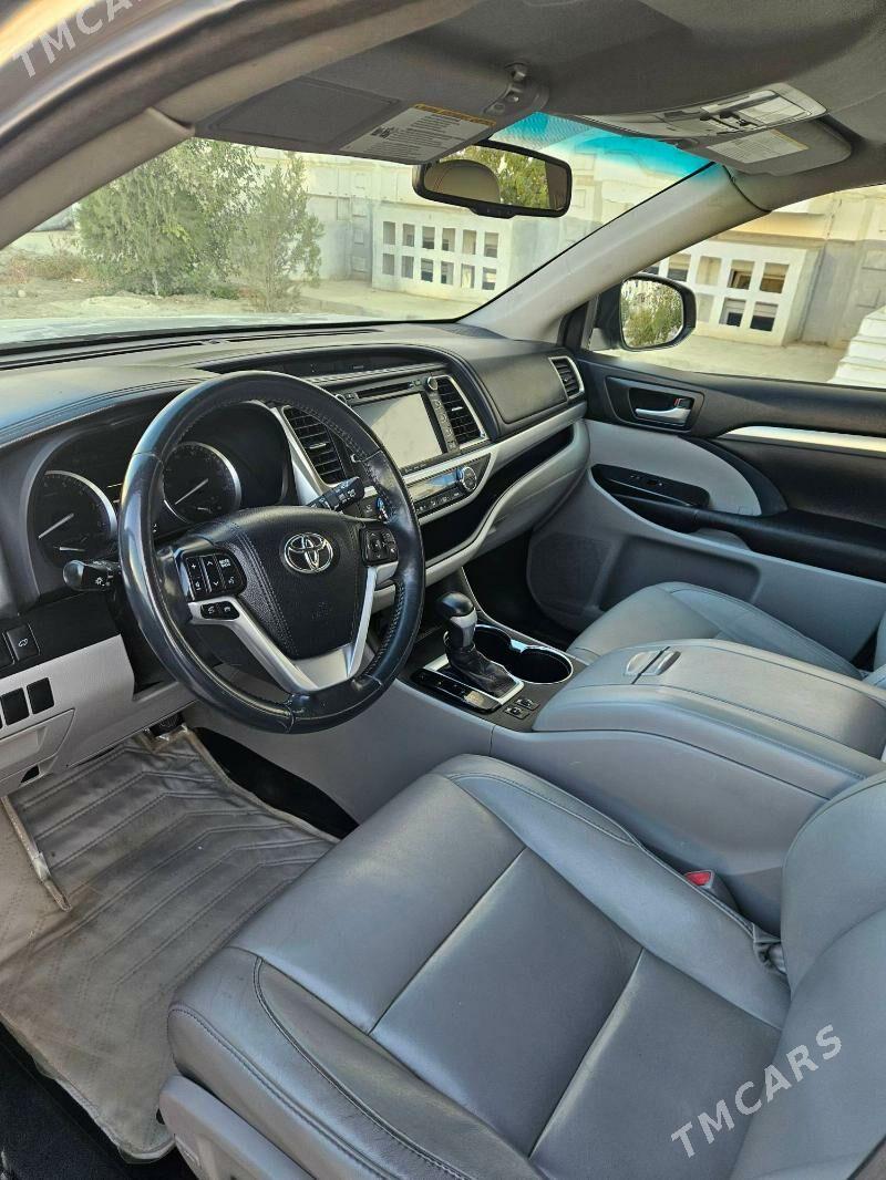 Toyota Highlander 2016 - 400 000 TMT - Анев - img 3